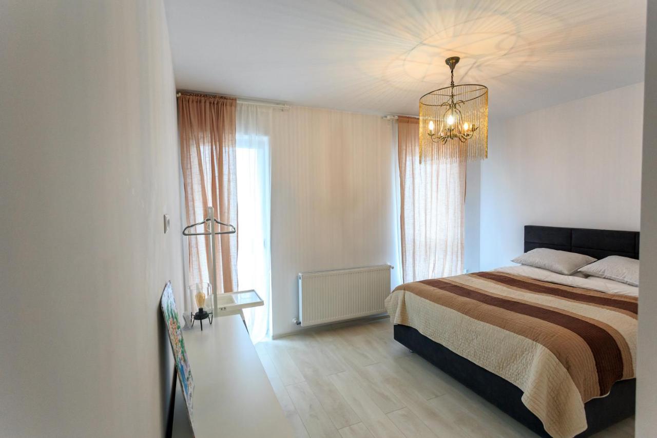 Mmc Apartament Apartment Brasov Bagian luar foto