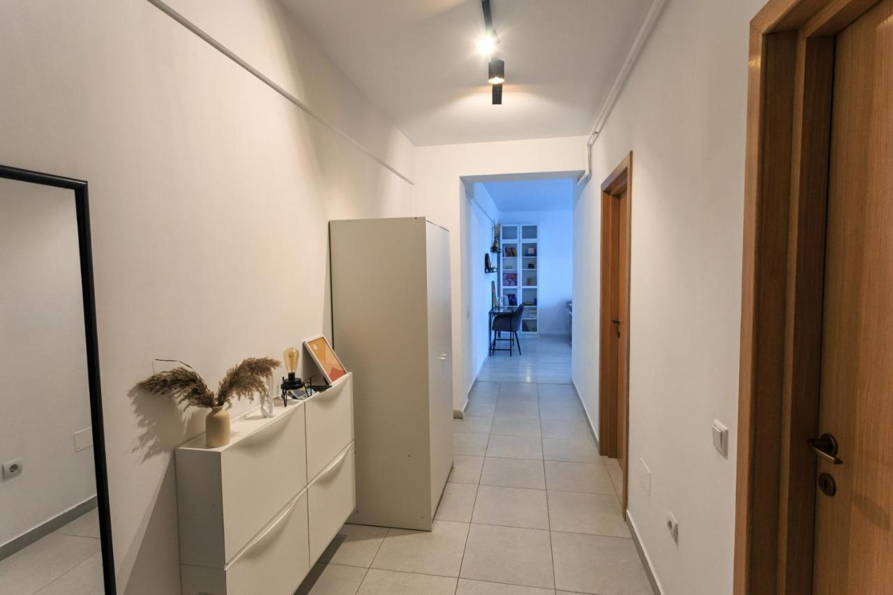 Mmc Apartament Apartment Brasov Bagian luar foto