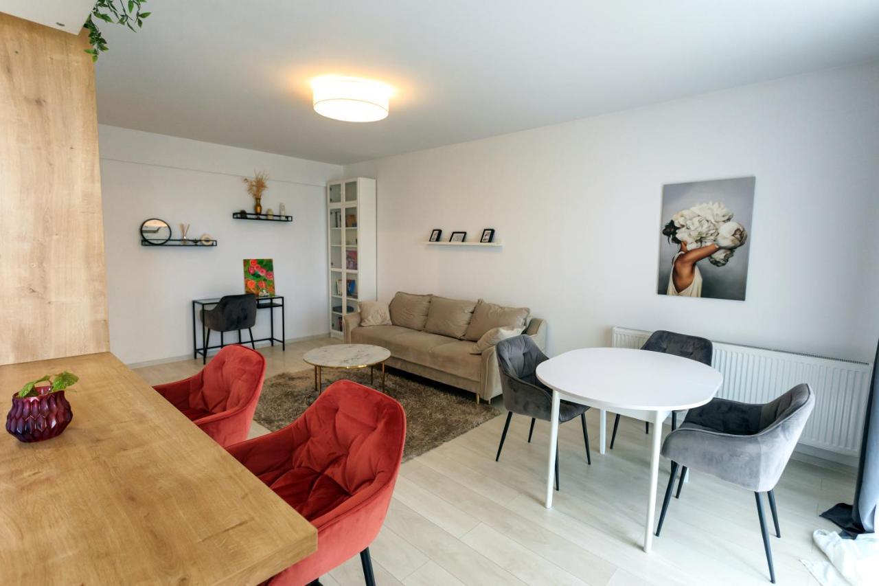 Mmc Apartament Apartment Brasov Bagian luar foto